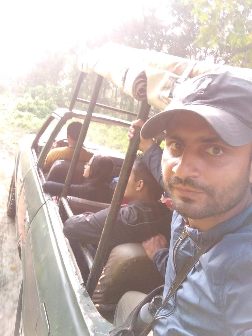 Chital Lodge Chitwan Buitenkant foto