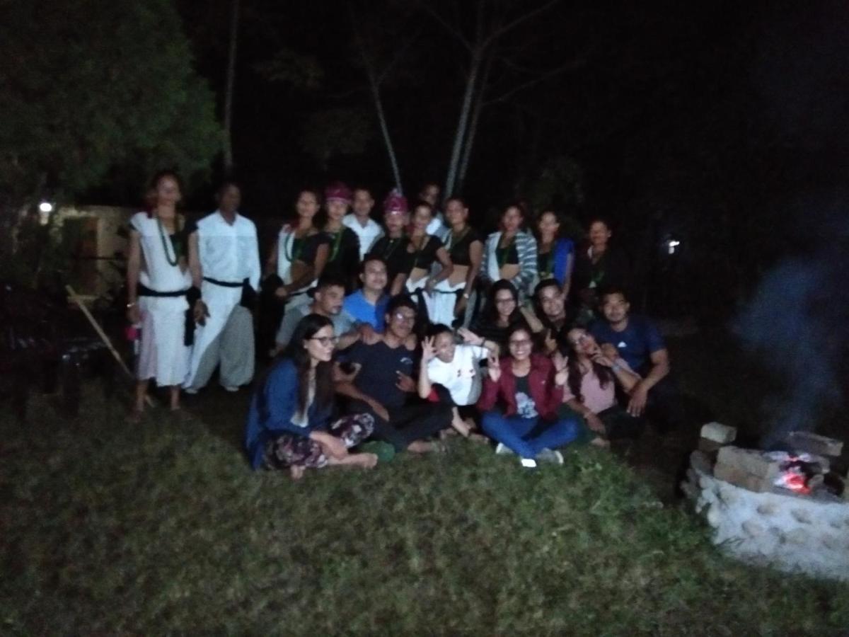 Chital Lodge Chitwan Buitenkant foto